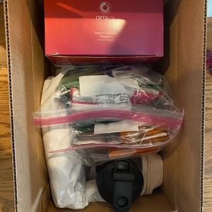 Optavia + clothing lot 2